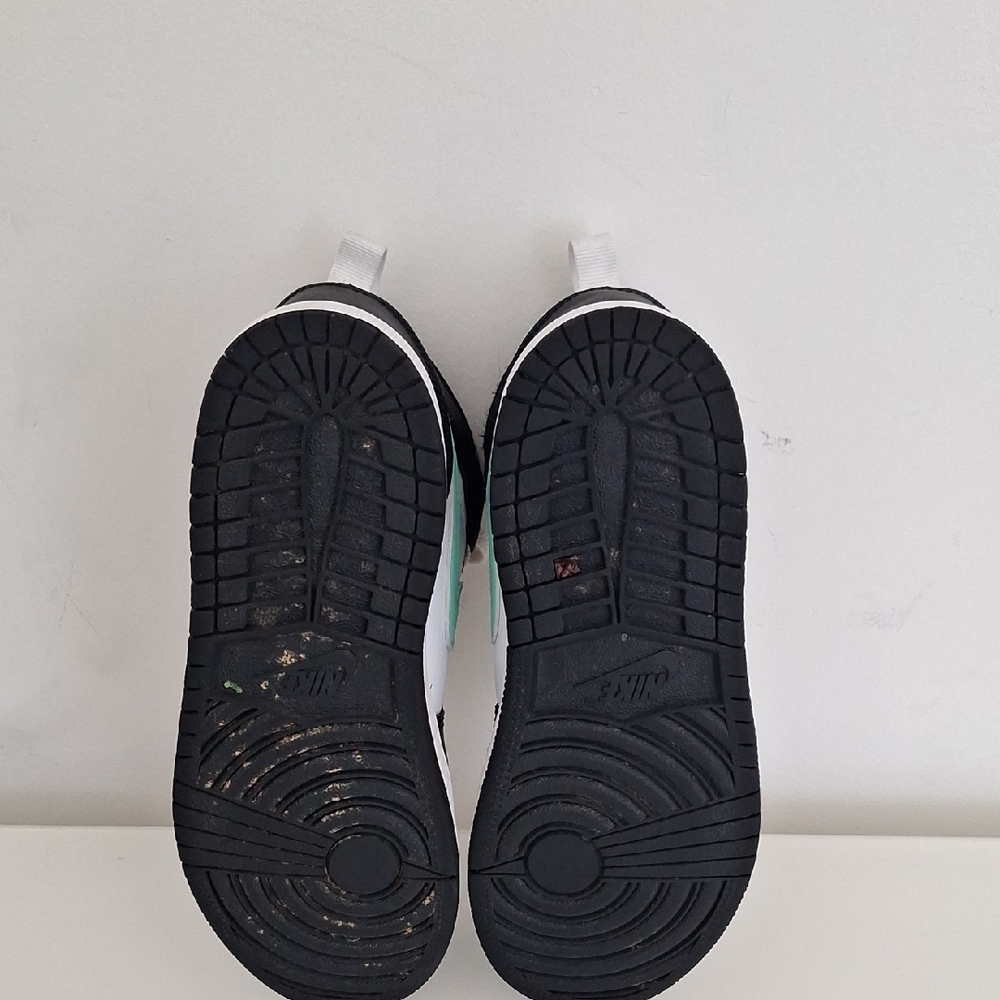 Air Jordon Mid 1's Unisex Sneakers - Picture 7 of 8